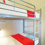 Reddoorz Hostel @ Beach Road