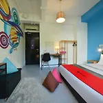 Reddoorz Hostel @ Beach Road