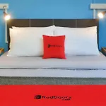 Reddoorz Hostel @ Beach Road