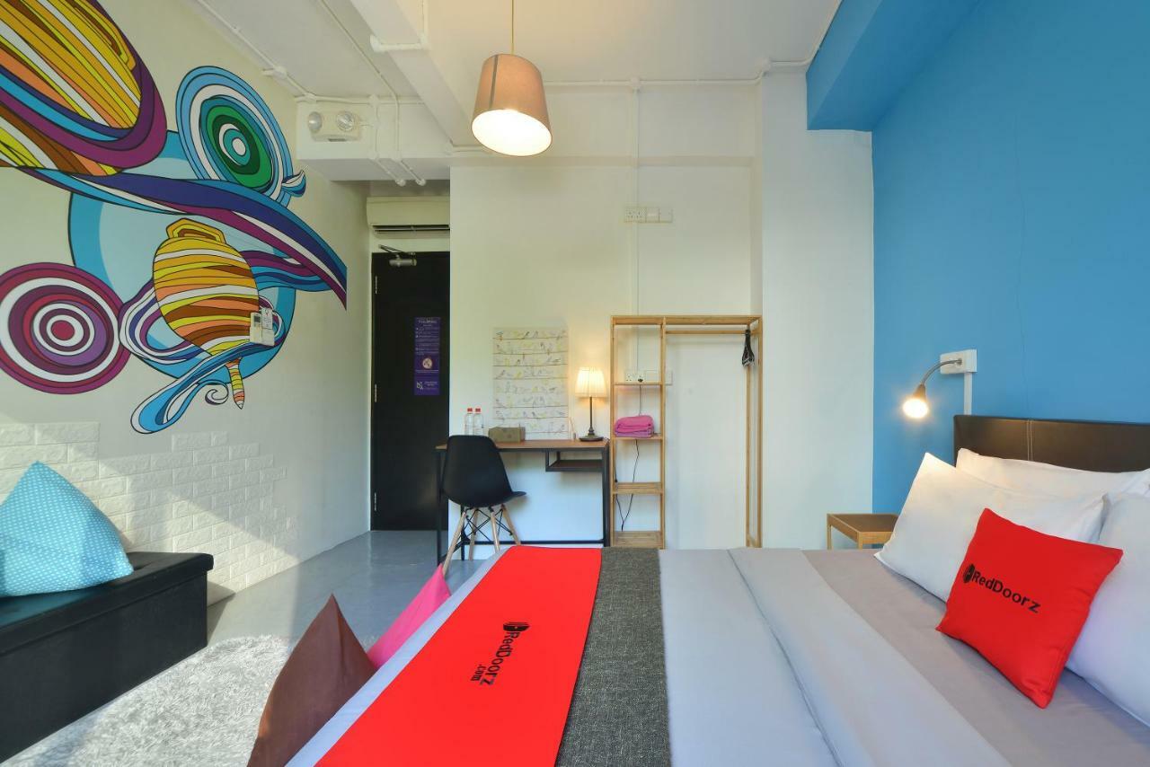 Hostel Reddoorz @ Beach Road Singapore
